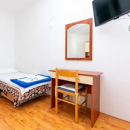 Ivo Appartement Pisak